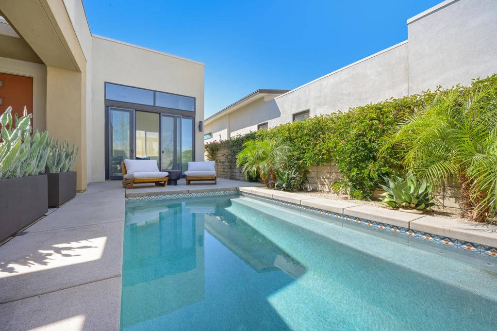Palm Springs, CA 92262,743 Fountain DR