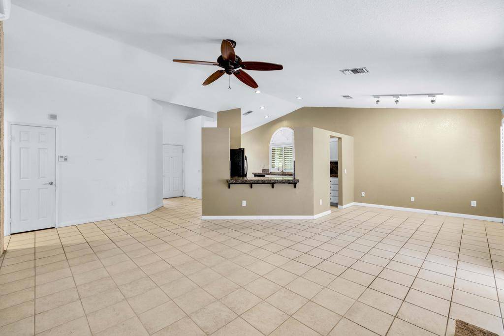 Cathedral City, CA 92234,69177 Peachtree CT