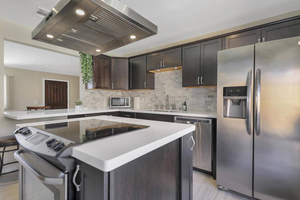 La Quinta, CA 92253,52605 Avenida Alvarado