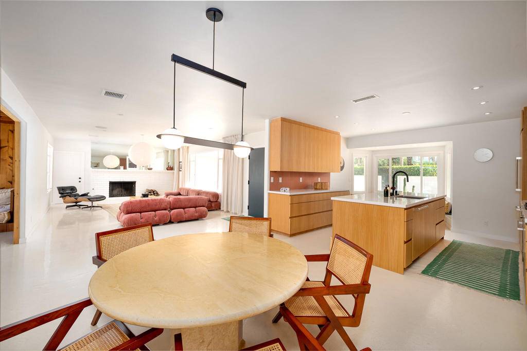 Palm Springs, CA 92264,1022 E Mesquite AVE