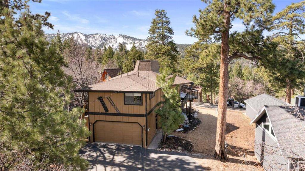 Big Bear, CA 92314,719 Villa Grove AVE