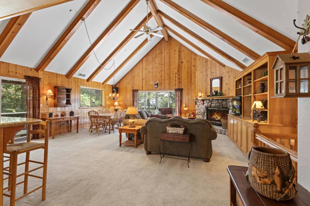 Lake Arrowhead, CA 92352,783 Crown DR