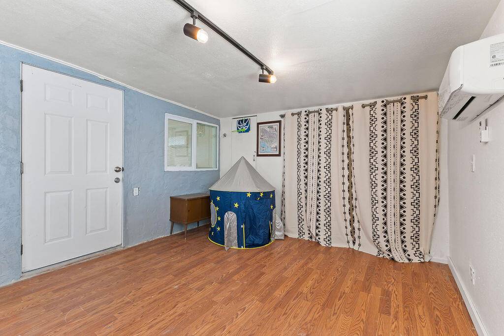 9229 Lanning LN Morongo Valley, CA 92256