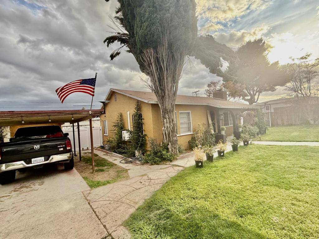 2356 W Hays ST Banning, CA 92220