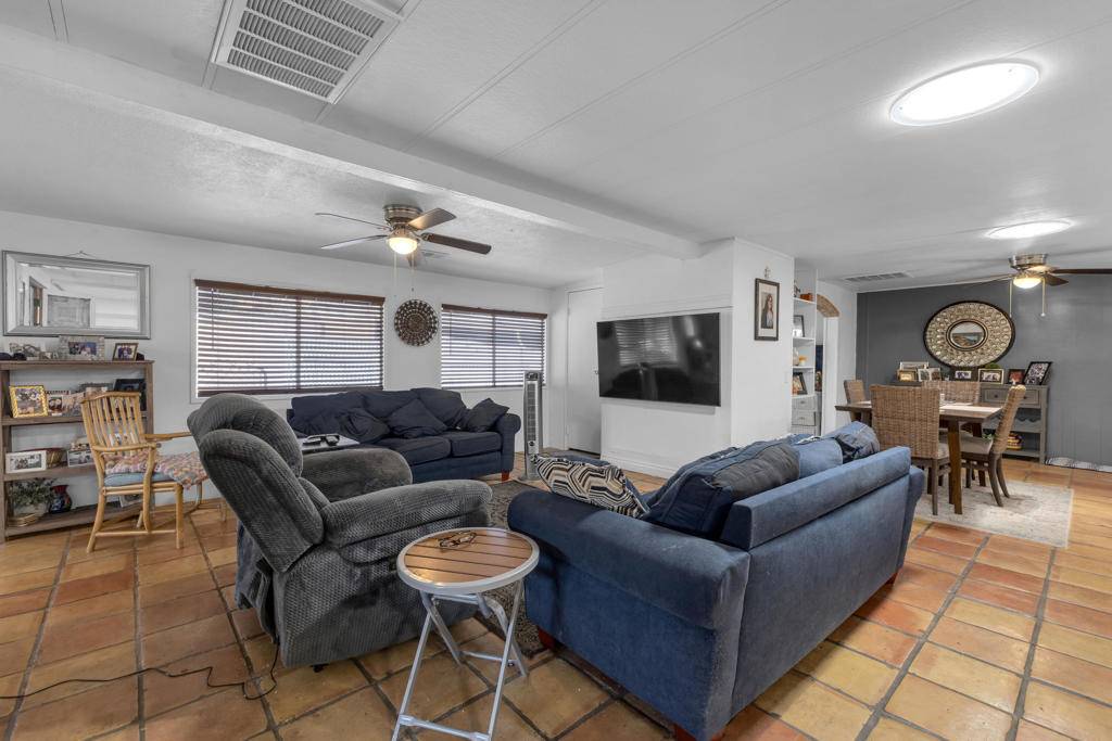 Palm Desert, CA 92260,40 Country Club DR