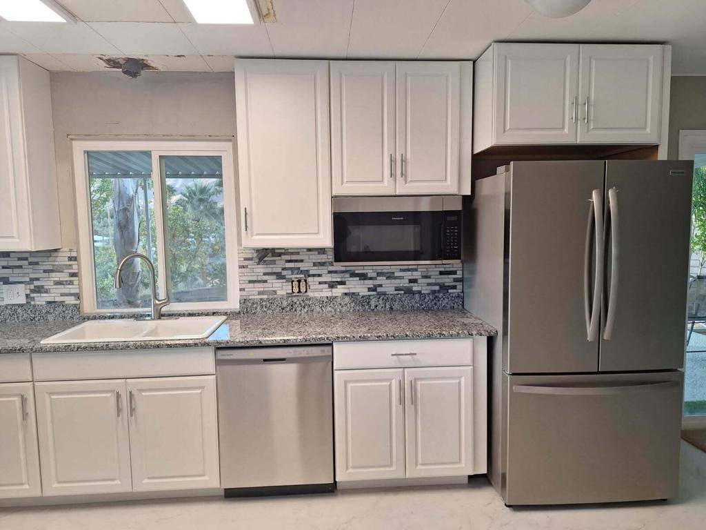 46 Country Club DR Palm Desert, CA 92260