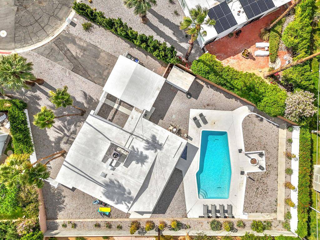 Palm Springs, CA 92262,322 E Desert Willow CIR