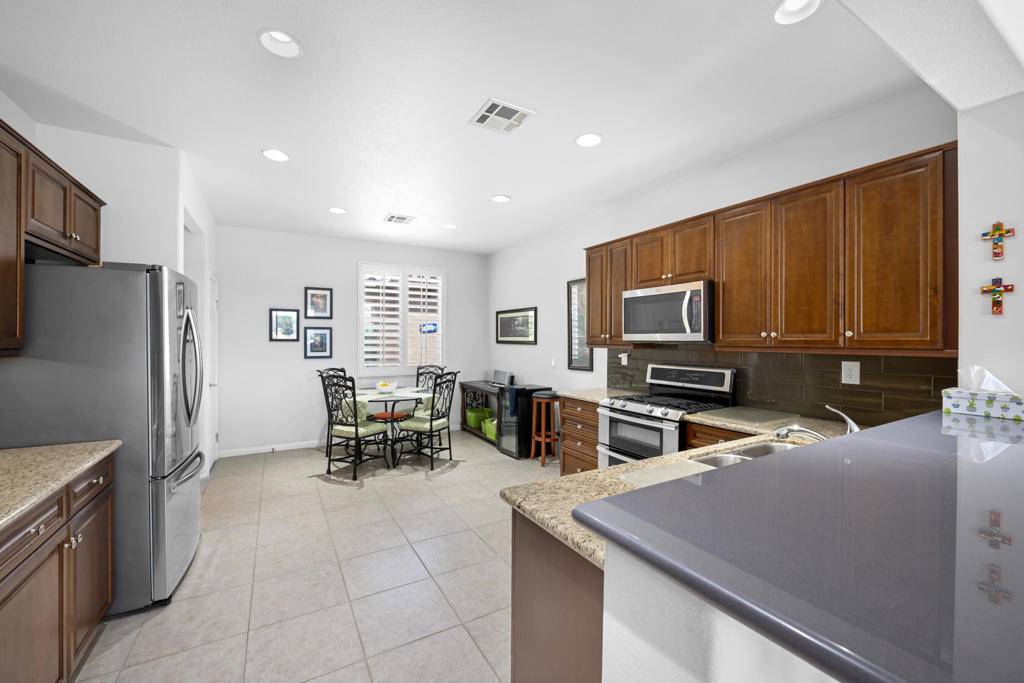 Indio, CA 92203,39743 Camino Templado