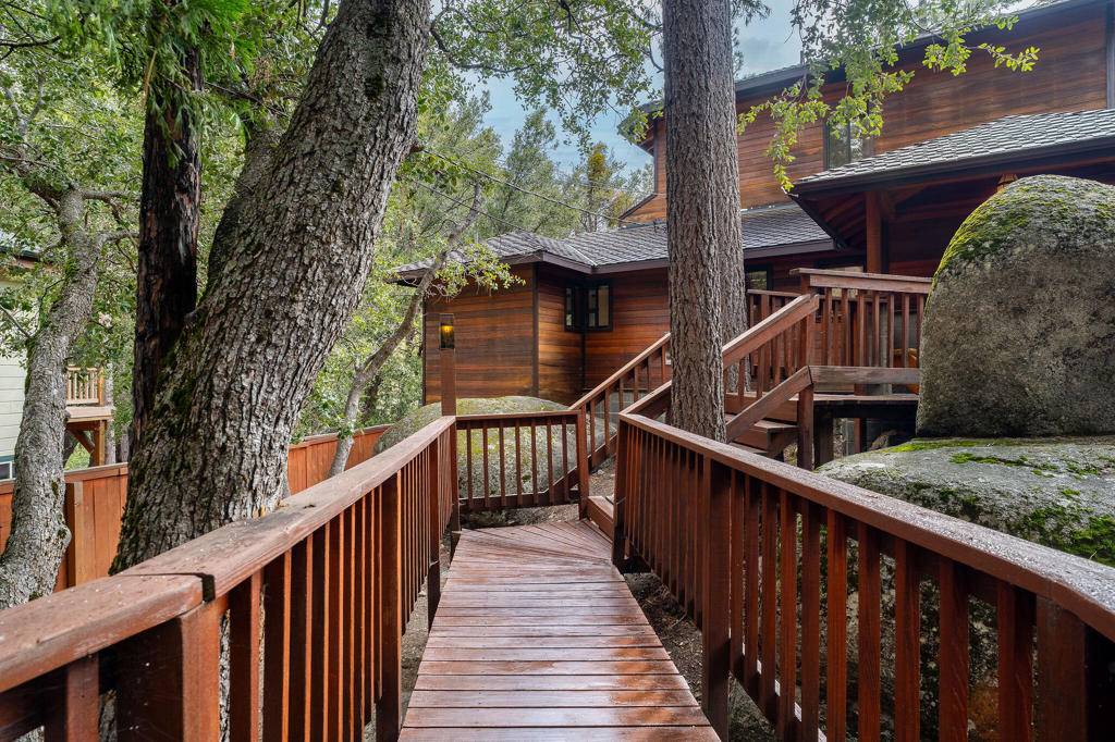 Idyllwild, CA 92549,25504 Cedar Glen DR