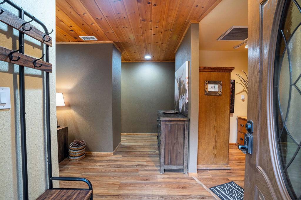 Idyllwild, CA 92549,25169 Franklin DR
