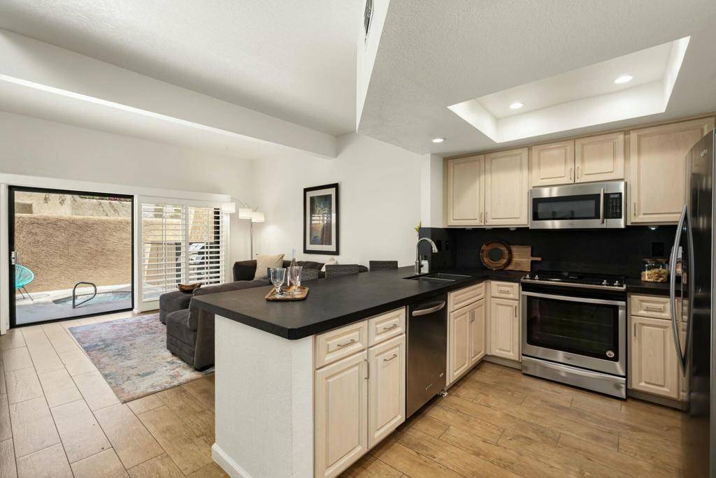 Palm Desert, CA 92260,73493 Foxtail LN