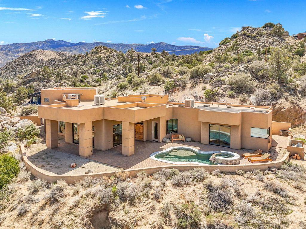 Mountain Center, CA 92561,61474 Hanging Rock LN