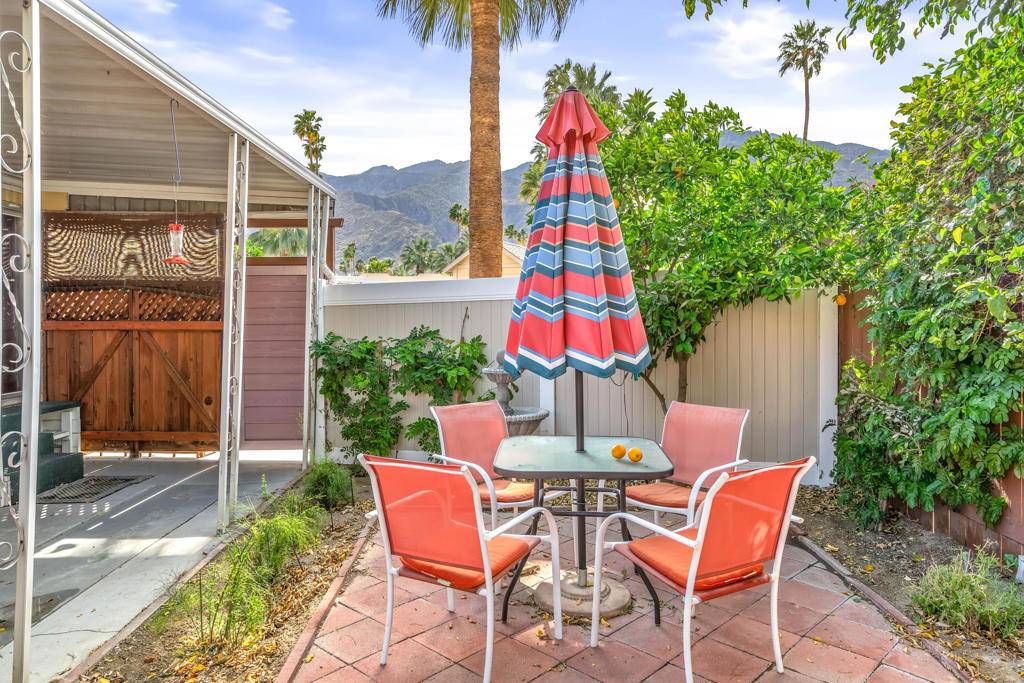Palm Springs, CA 92264,220 Rain Cloud ST
