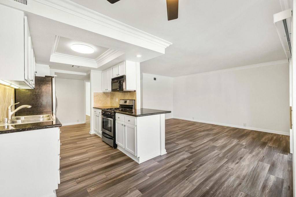 Palm Springs, CA 92262,400 N Sunrise WAY #259