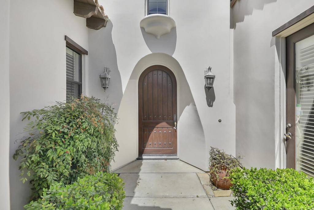 La Quinta, CA 92253,51865 Via Roblada