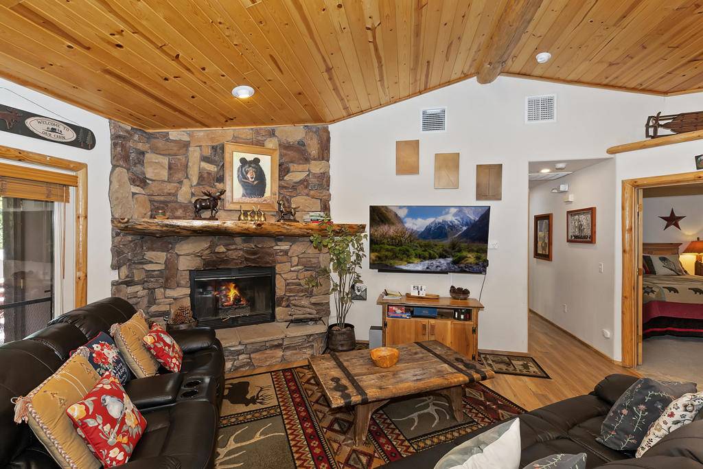 Big Bear, CA 92315,43259 Bow Canyon RD