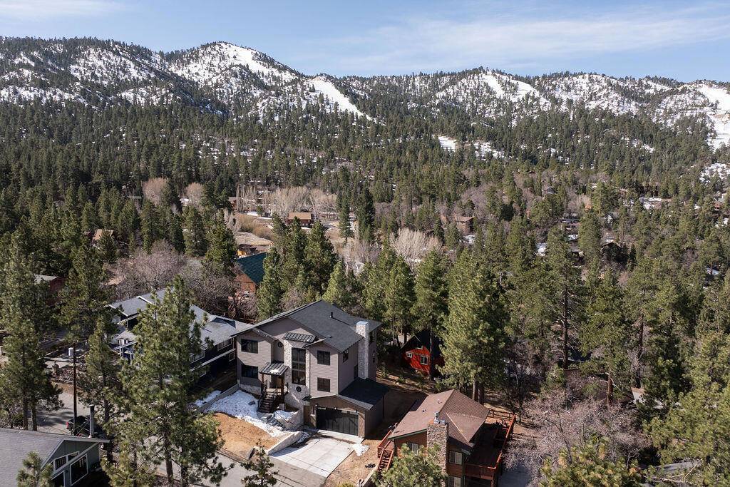 Big Bear, CA 92315,43595 Ridge Crest DR