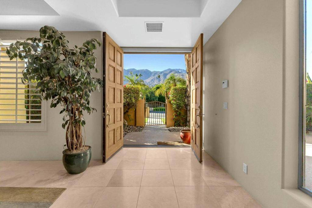 Palm Springs, CA 92264,2438 S Caliente DR