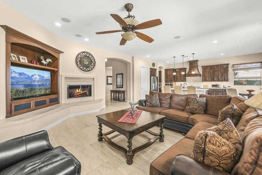 Indio, CA 92201,81129 Soarking Hawk CT