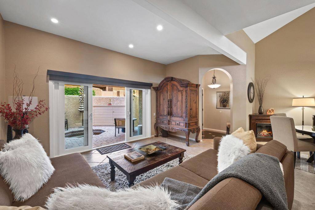 Palm Desert, CA 92260,73421 Foxtail LN