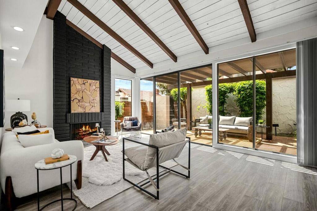 Palm Springs, CA 92264,2352 Miramonte CIR #F