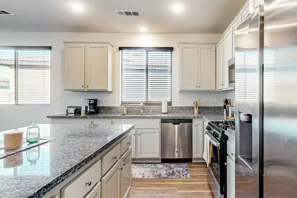 Indio, CA 92201,82747 Chaplin CT