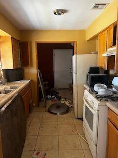 Blythe, CA 92225,17569 Blythe Way