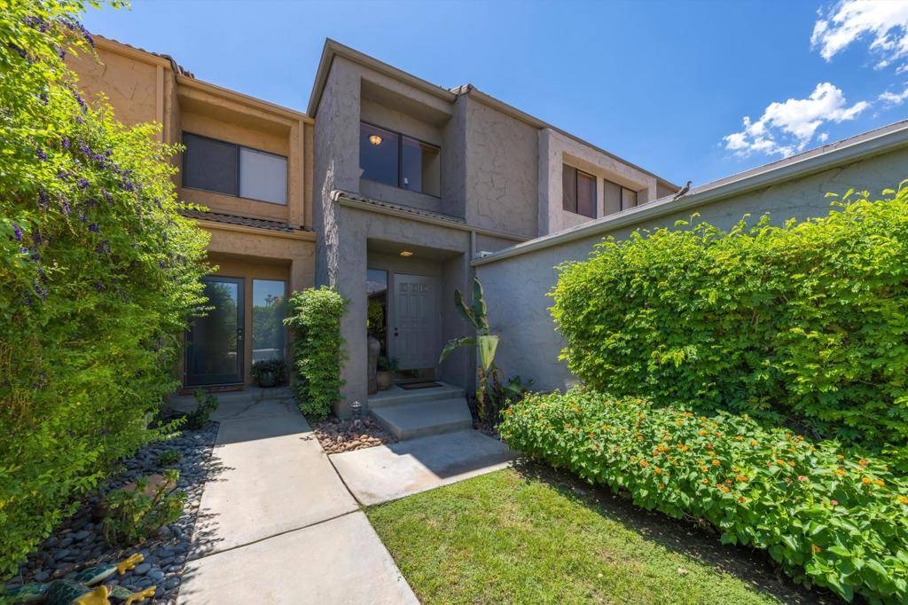 Palm Springs, CA 92264,215 Calle Bravo