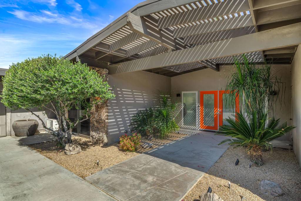 Palm Desert, CA 92260,74582 Fairway DR