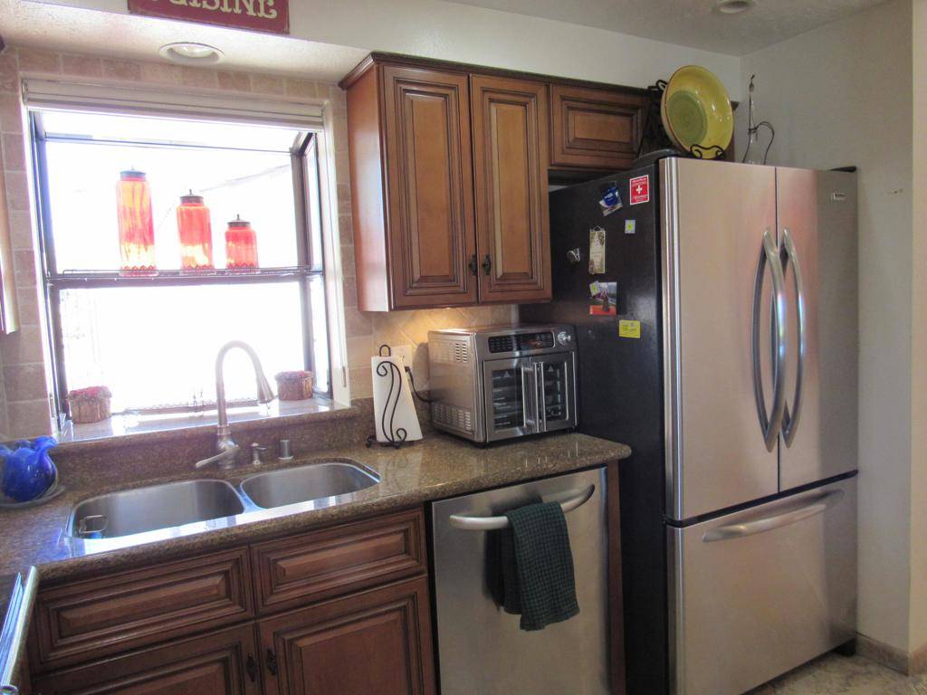 Palm Desert, CA 92260,606 Woodcrest LN