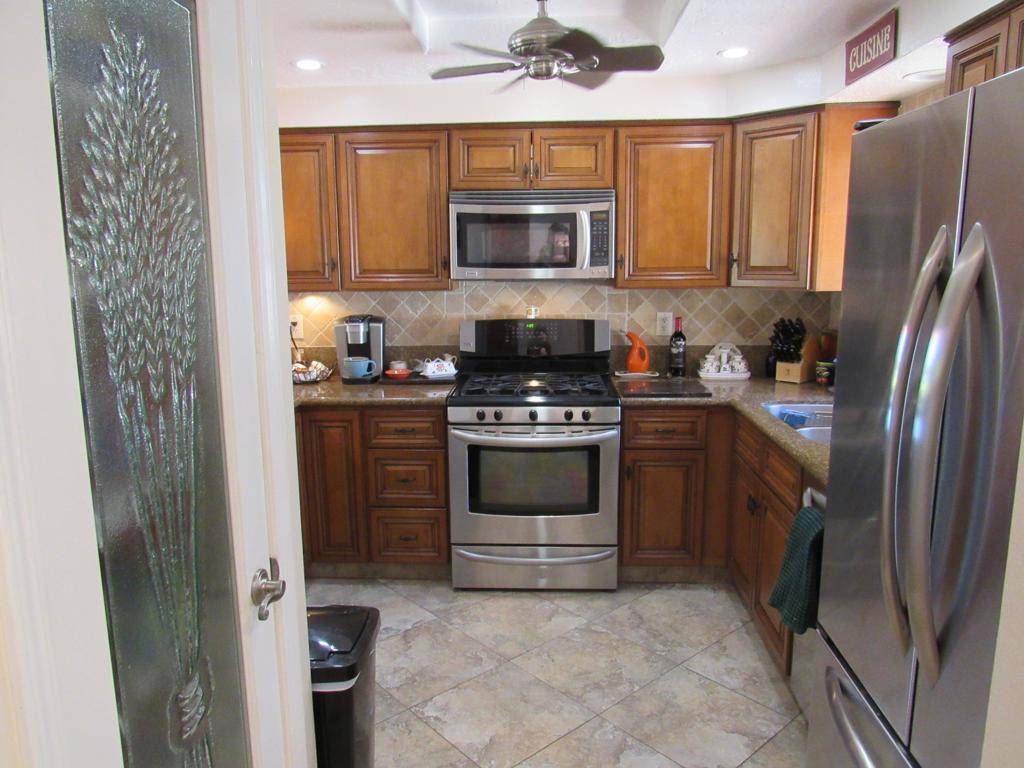 Palm Desert, CA 92260,606 Woodcrest LN