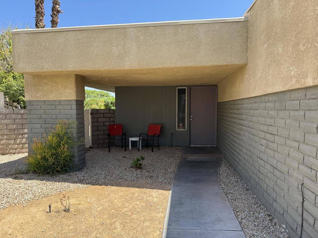 Palm Springs, CA 92262,1679 Sunflower CT N