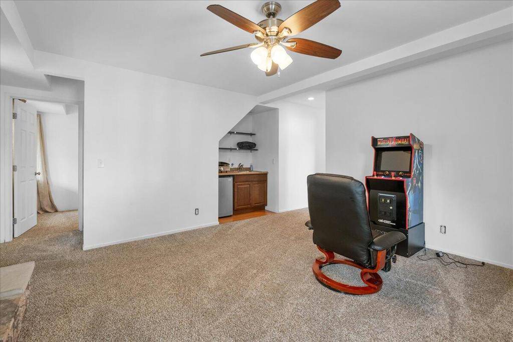 Fawnskin, CA 92333,38634 N Shore DR