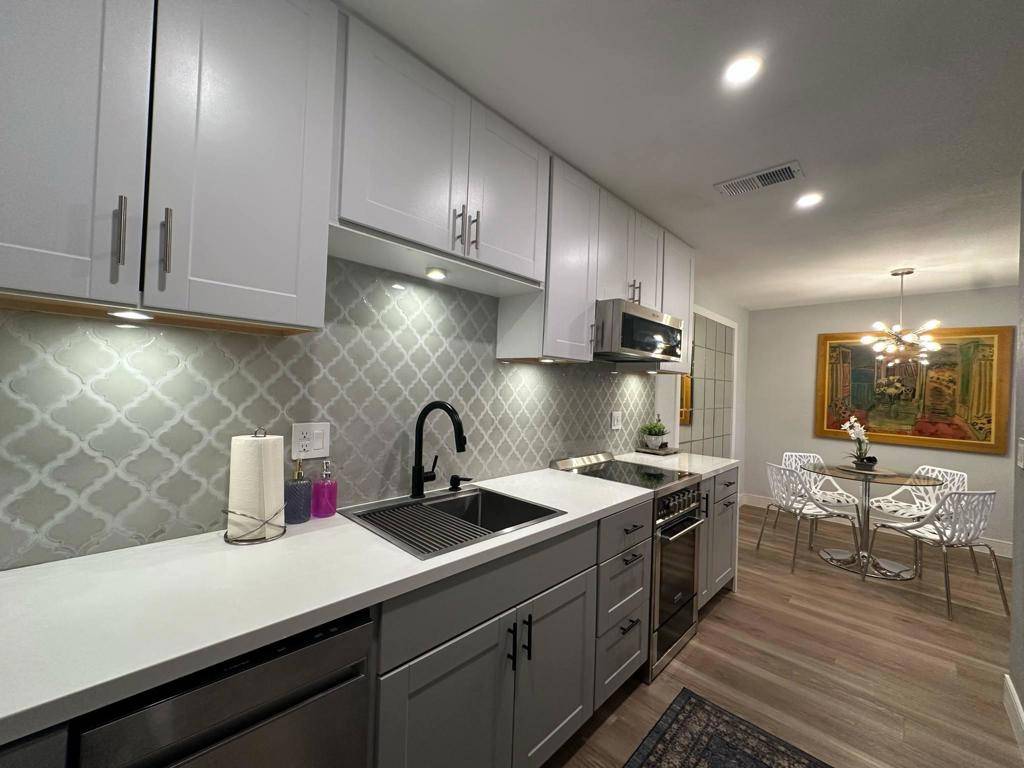 Palm Springs, CA 92262,2801 N Los Felices CIR E #D 107