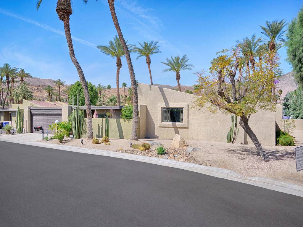Palm Springs, CA 92264,2615 E East Palm Oasis ST