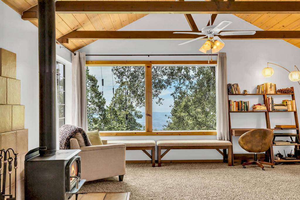 Idyllwild, CA 92549,52365 Pine Ridge RD