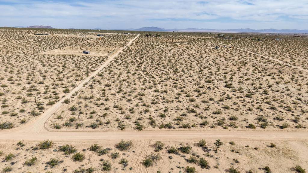Joshua Tree, CA 92252,10 Sunny Sands DR