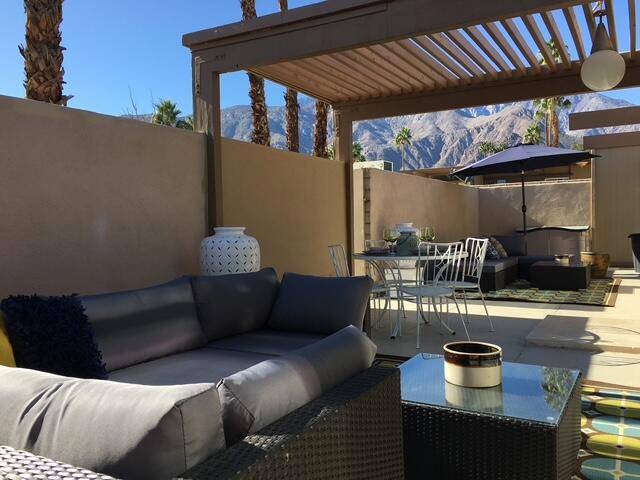 Palm Springs, CA 92262,723 E Louise DR
