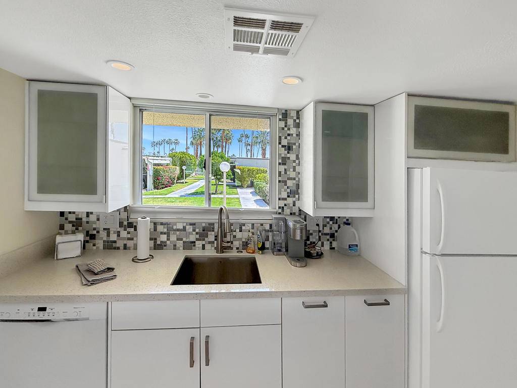 Palm Springs, CA 92264,1881 S Araby DR #16