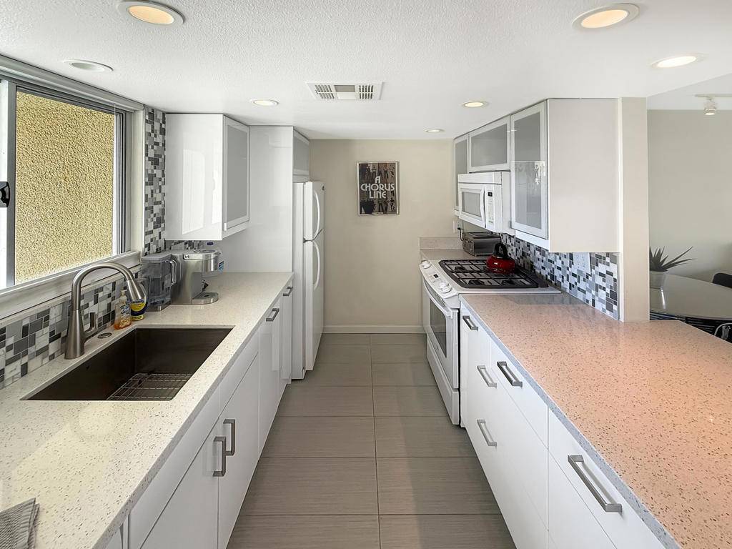 Palm Springs, CA 92264,1881 S Araby DR #16