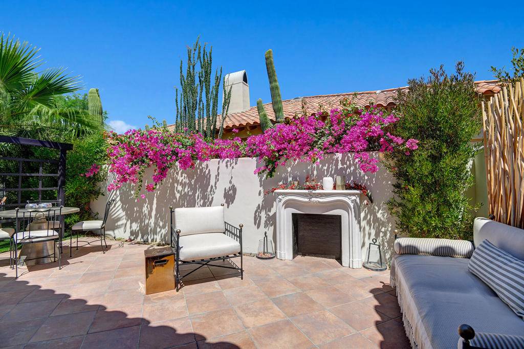La Quinta, CA 92253,78585 Descanso LN