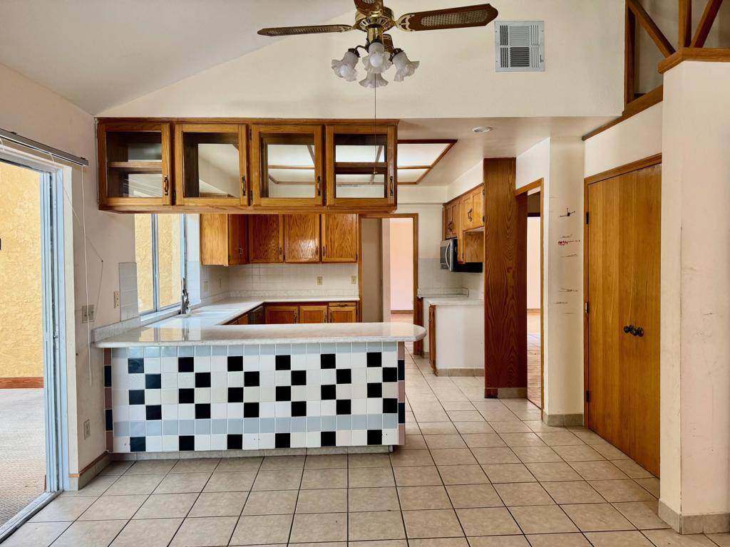 Desert Hot Springs, CA 92240,9330 Calle Escorial