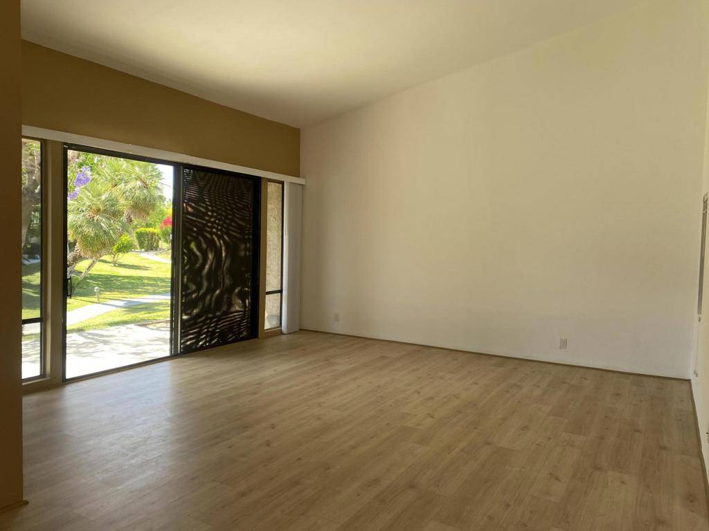 Palm Springs, CA 92262,695 S Calle Petunia