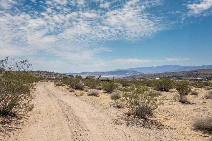 Joshua Tree, CA 92252,110 Bellflower ST