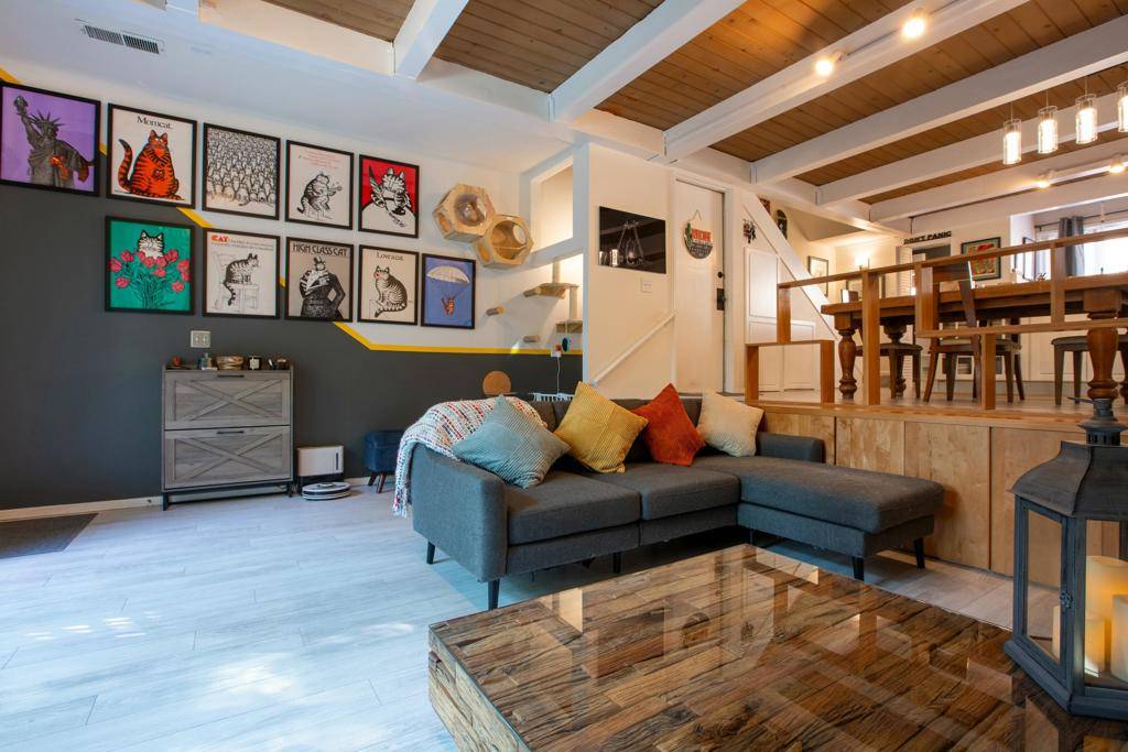Culver City, CA 90230,6229 Green Valley CIR