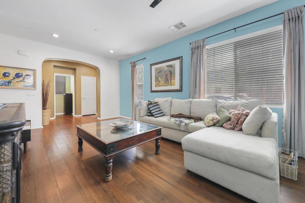Palm Desert, CA 92211,512 Calle Vibrante