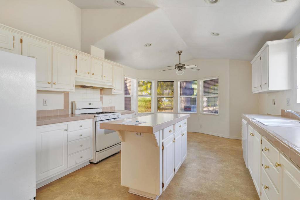 Desert Hot Springs, CA 92240,15300 Palm DR #209