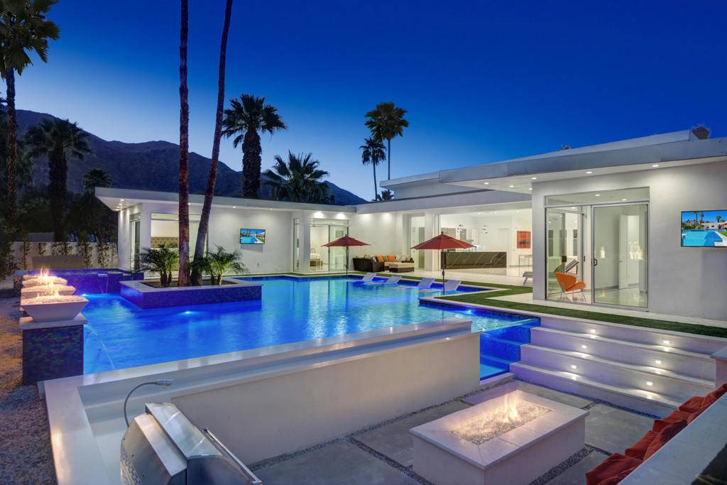 Palm Springs, CA 92262,387 E Valmonte Sur