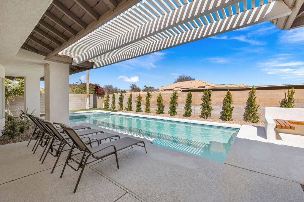 Palm Desert, CA 92211,40270 Eastwood LN