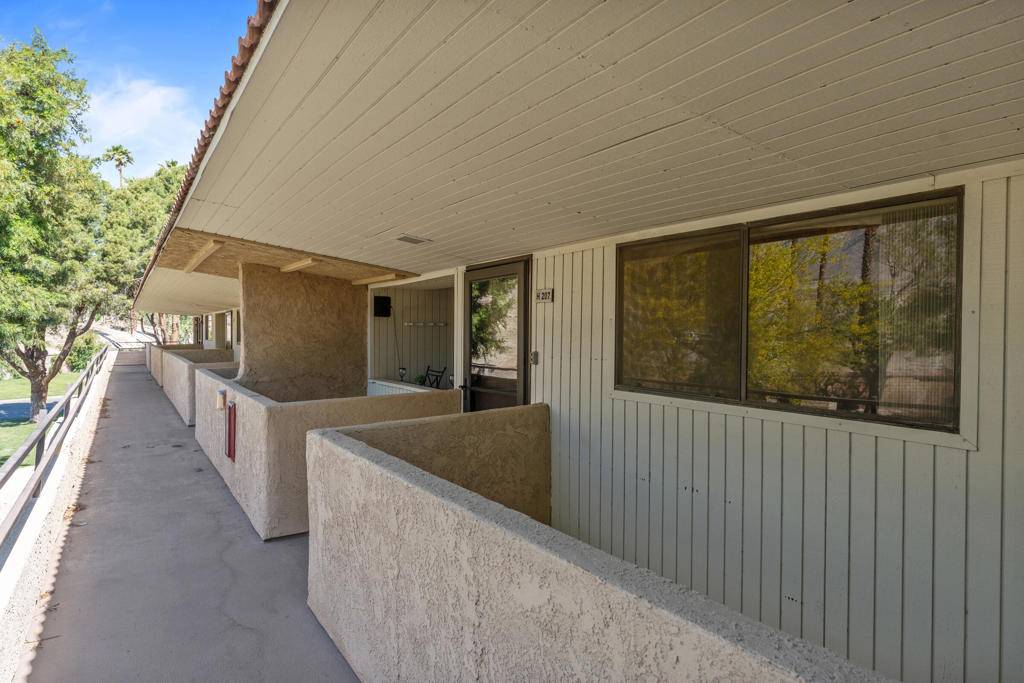Palm Springs, CA 92262,685 N Ashurst CT #H207